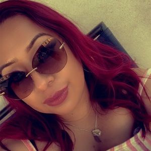 Meet your Posher, Veronica